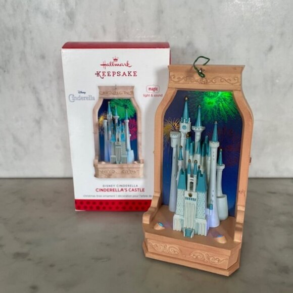 HALLMARK Cinderella's Castle 2013 Keepsake Disney Ornament Magic Light S… - Picture 4 of 16